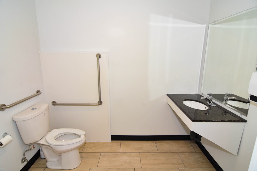 More Photos Of 309 Main St N, Airdrie Office For Lease