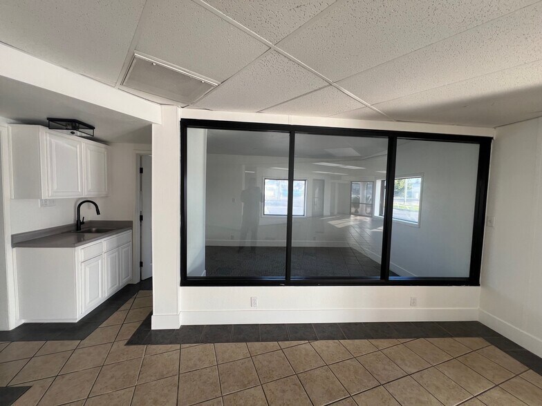 More Photos Of 1446 E Mineral King Ave, Visalia Auto Dealership For Sale