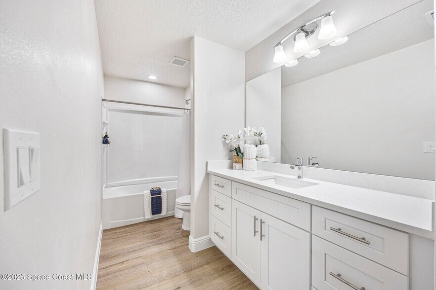 More Photos Of 207 HIDDEN WOODS PL, Melbourne Apartments For Sale