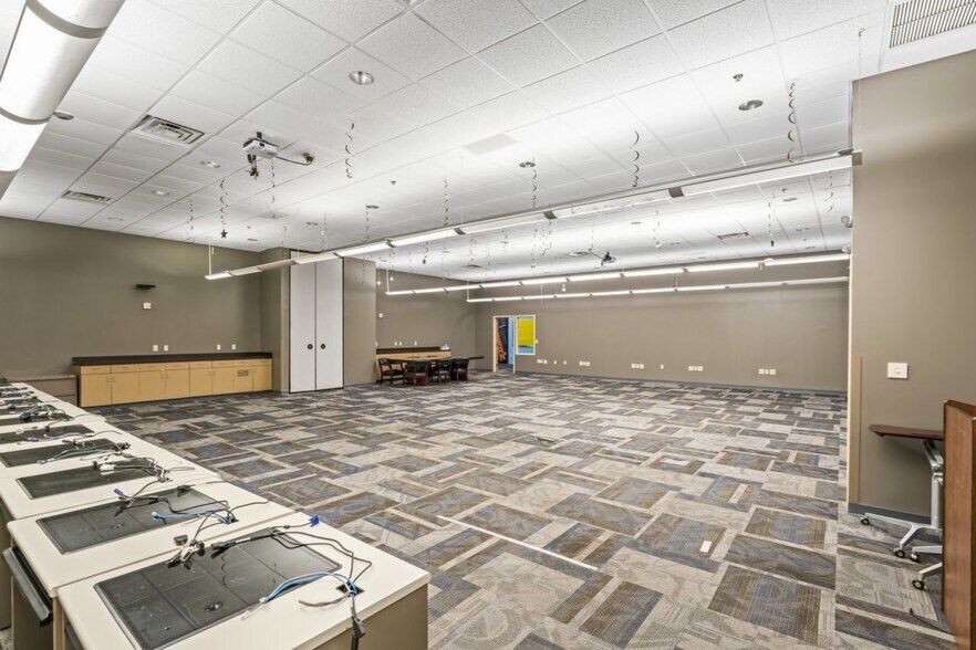 More Photos Of 978 Regional Park Rd, Lebanon Medical For Sale