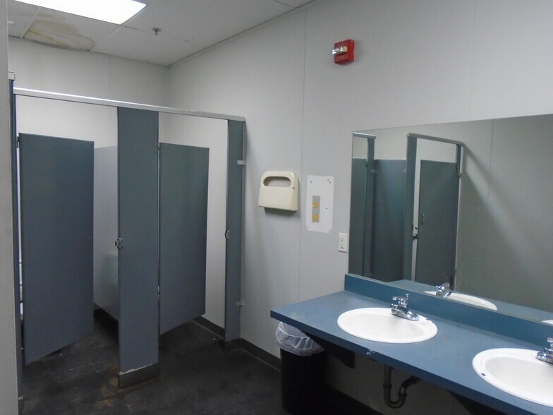 More Photos Of 32500 Van Born Rd, Wayne Manufacturing For Lease