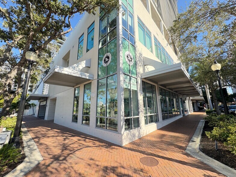 More Photos Of 1301 Main St, Sarasota Apartments For Sale