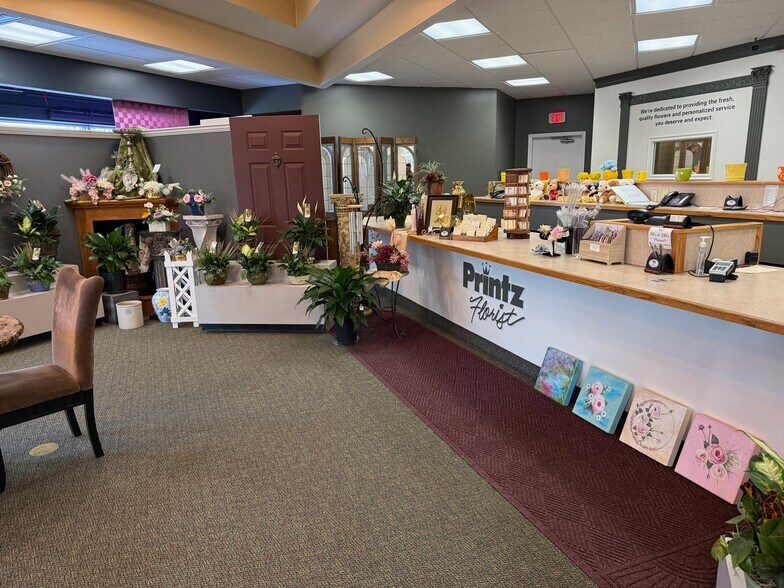 More Photos Of 3724 12th St NW, Canton Freestanding For Sale