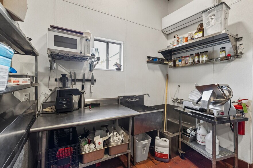 More Photos Of 217 W Hopkins St, San Marcos Restaurant For Sale