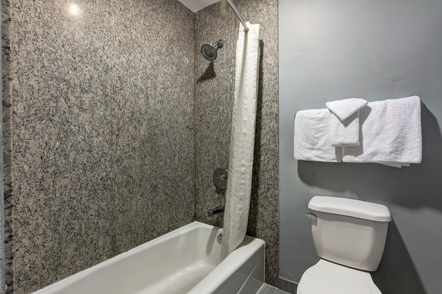 More Photos Of 1717 S Vermont Ave, Los Angeles Hotel For Sale