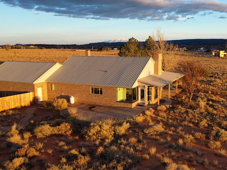 More Photos Of 397 N Wendy St, Torrey Specialty For Sale