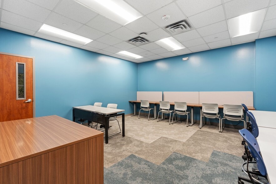 More Photos Of 1411 W Main St, League City Schools For Sale