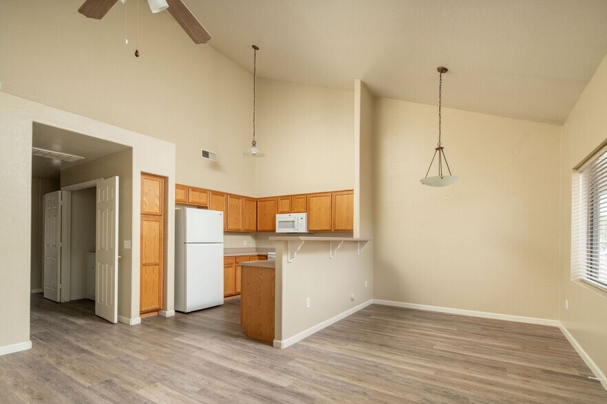 More Photos Of 6521 E University Dr, Mesa Apartments For Sale