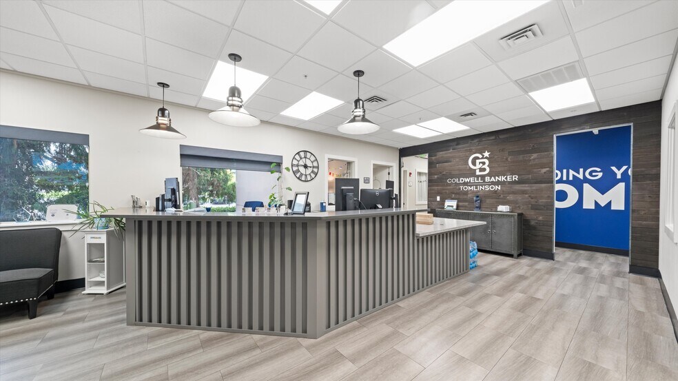 More Photos Of 8836 W Gage Blvd, Kennewick Office For Sale