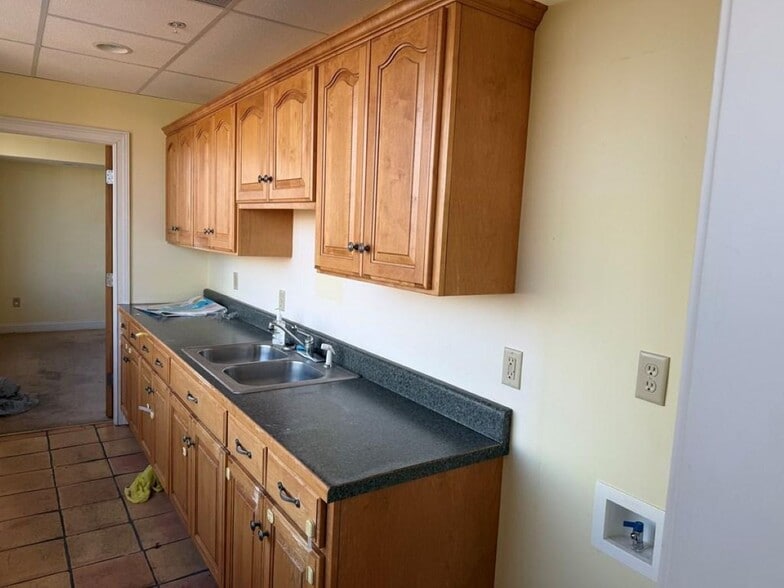 More Photos Of 327 Main St, Greenwood Office For Sale