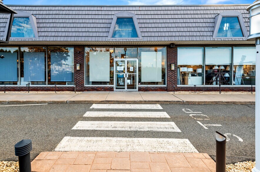 More Photos Of 160 Brainard Rd, Hartford Freestanding For Lease
