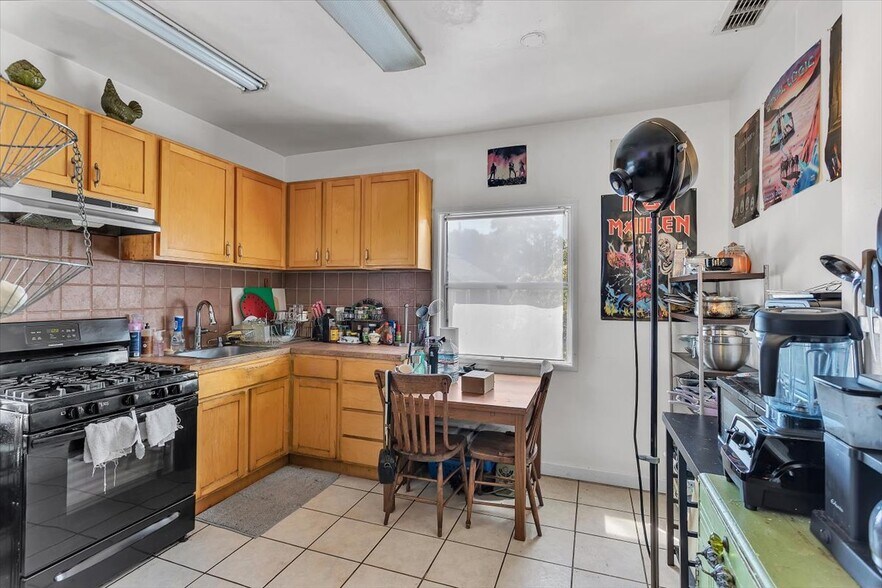 More Photos Of 3300 Harrison St, Oakland Apartments For Sale