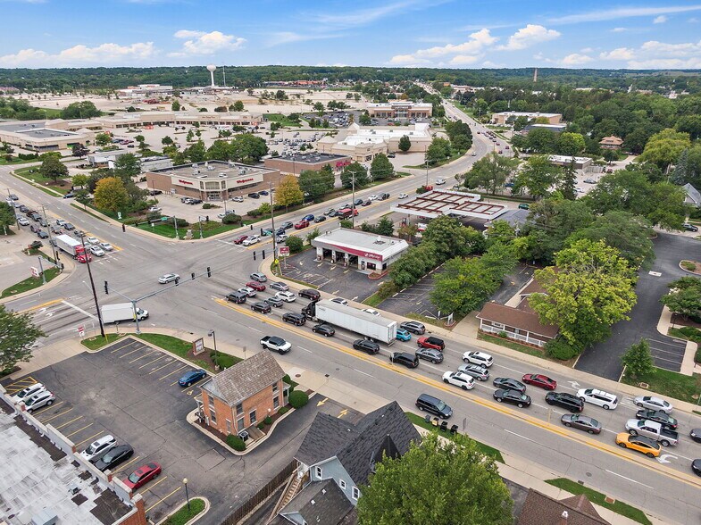 More Photos Of 712 W Main St, West Dundee Medical For Sale