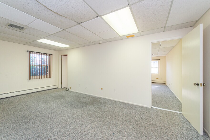 More Photos Of 74 S Powder Mill Rd, Morris Plains Office Residential For Sale