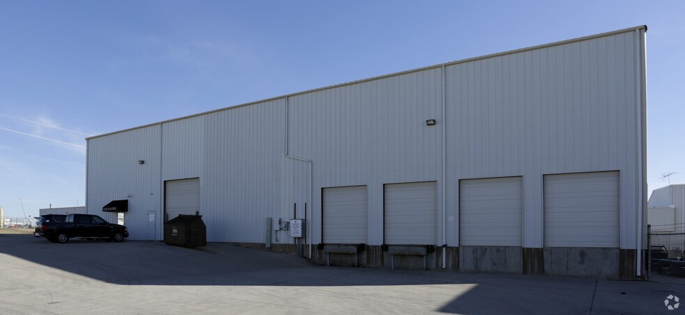More Photos Of 3540 Shelby Ln, Denton Warehouse For Lease