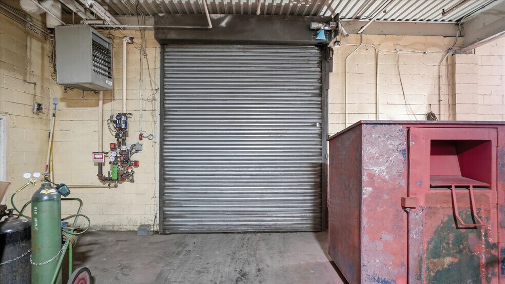 More Photos Of 1245 Marconi Blvd, Copiague Warehouse For Sale