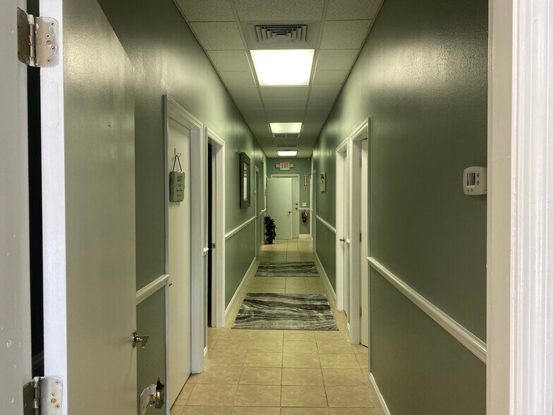 More Photos Of 15437 S US Highway 441, Summerfield Medical For Sale