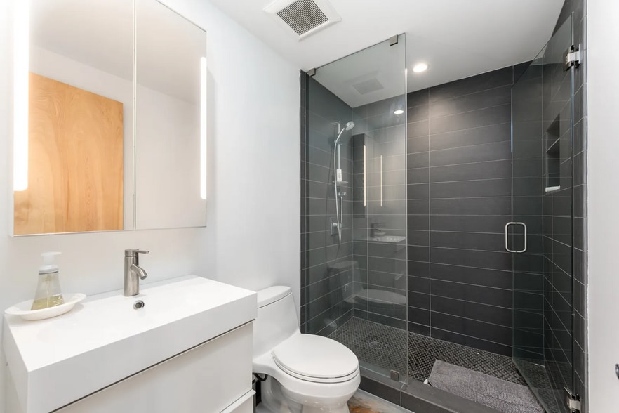 More Photos Of 242 N Western Ave, Chicago Warehouse For Sale