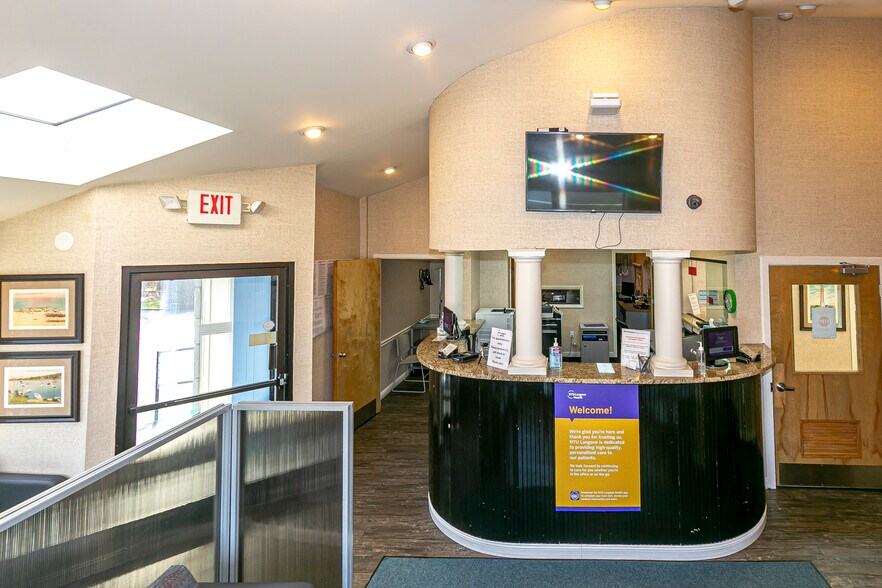 More Photos Of 986-990 Sunrise Hwy, Babylon Medical For Sale