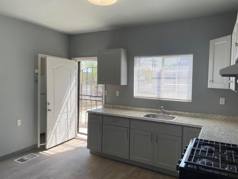 More Photos Of 1217 E Harding Way, Stockton Apartments For Sale