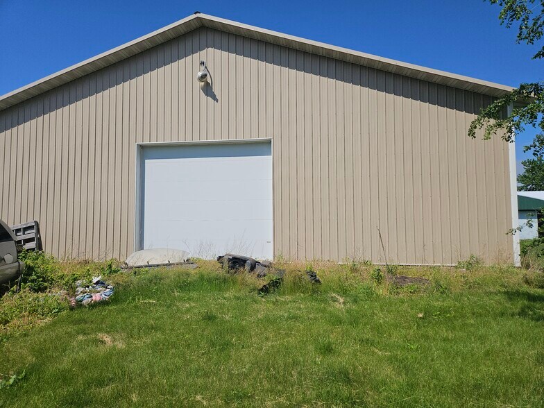 More Photos Of 1100 State St, Fairmont Flex For Sale