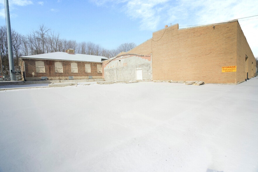 More Photos Of 221 S Walnut Ave, Sidney Warehouse For Sale