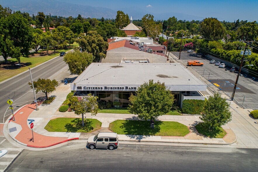 More Photos Of 980 Huntington Dr, San Marino Bank For Lease