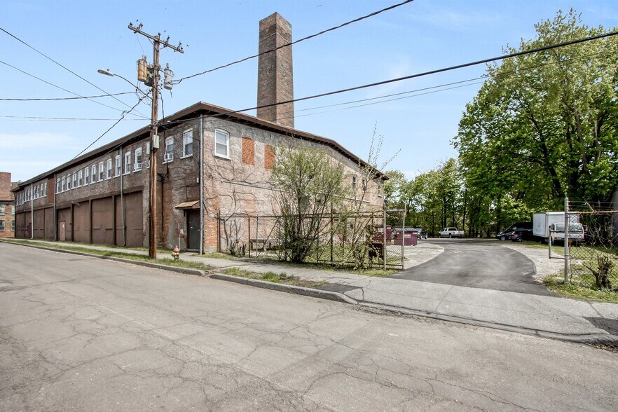 More Photos Of 24 Johnes St, Newburgh Light Manufacturing For Lease