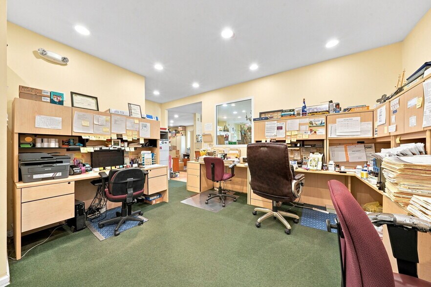 More Photos Of 1802 Lincoln Way, McKeesport Medical For Sale