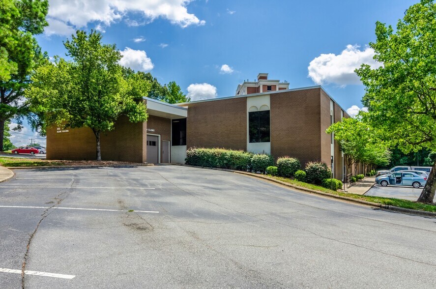 More Photos Of 1 Centerview Dr, Greensboro Unknown For Lease