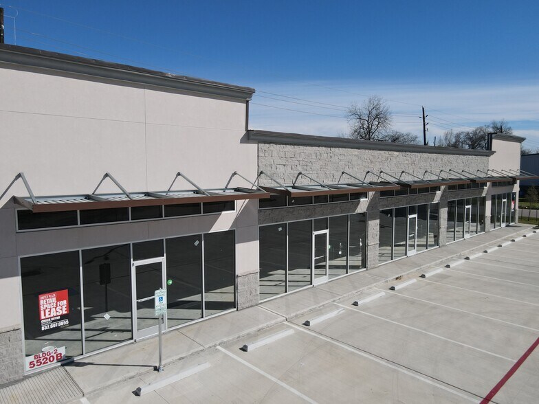 More Photos Of 5520 Gessner Rd, Houston Storefront For Lease