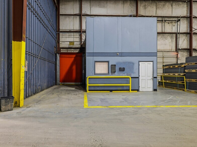 More Photos Of 90 Christ School Rd, Arden Distribution For Lease