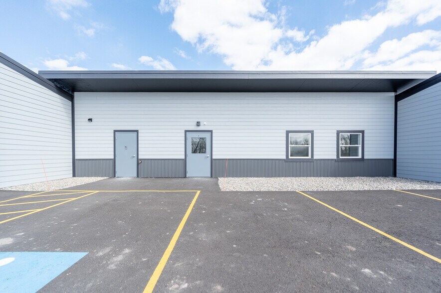 More Photos Of 255 Garden Dr, Bozeman Flex For Lease