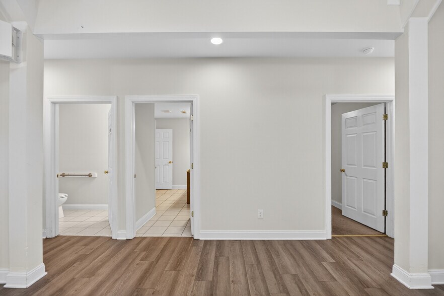 More Photos Of 168 Faulconerville Dr, Amherst Flex For Sale