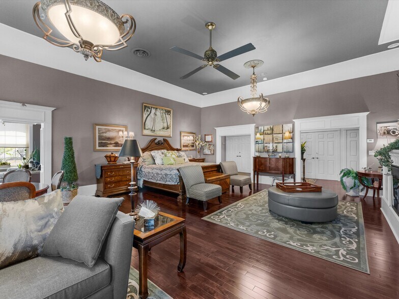 More Photos Of 9 Park St, Chatham Storefront For Sale