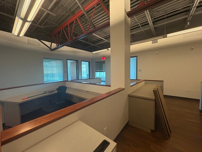 More Photos Of 2145 Cypress Ridge Blvd, Wesley Chapel Office For Lease