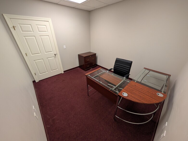 More Photos Of 1890 S Main St, Wake Forest Office For Lease