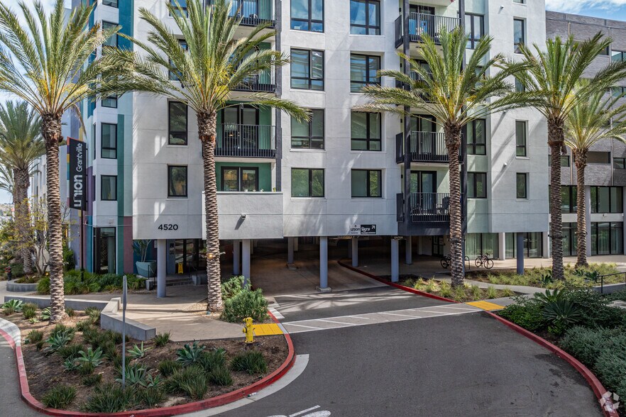 More Photos Of 4520 Alvarado Canyon Rd, San Diego Apartments For Lease