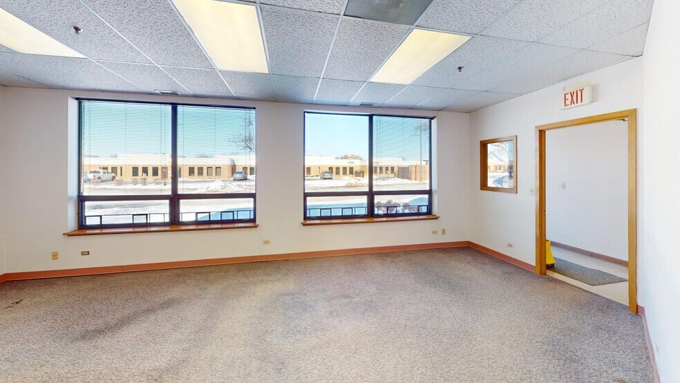 More Photos Of 3115 N Wilke Rd, Arlington Heights Medical For Sale