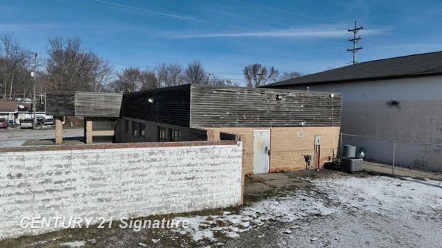 More Photos Of 2122 E Hemphill Rd, Burton Warehouse For Sale