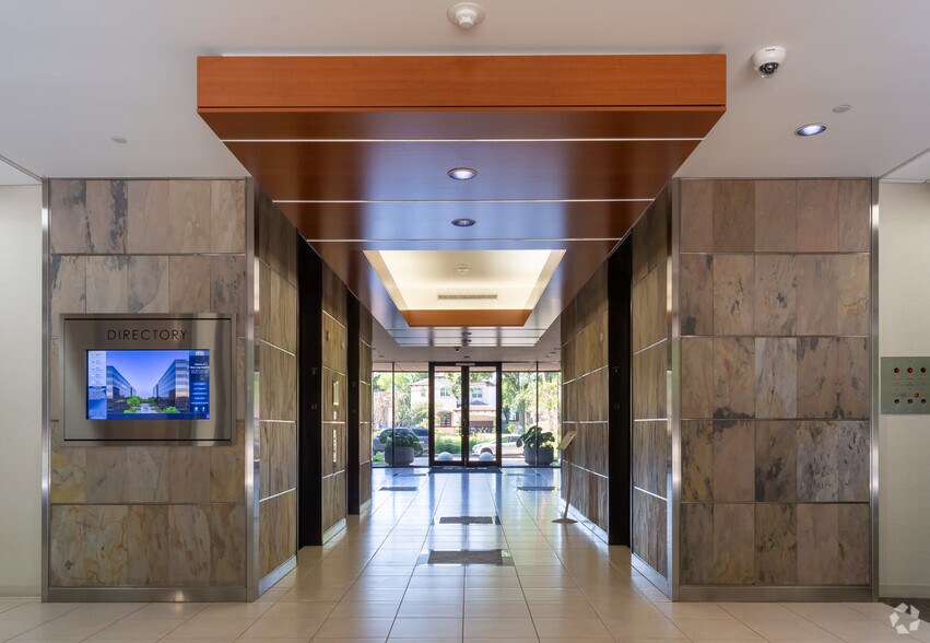 More Photos Of 6575 610 Loop S, Bellaire Office For Sale