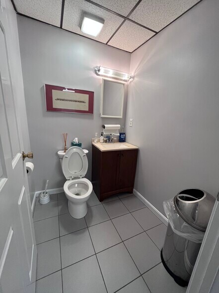 More Photos Of 34 Market St, Amesbury Freestanding For Lease