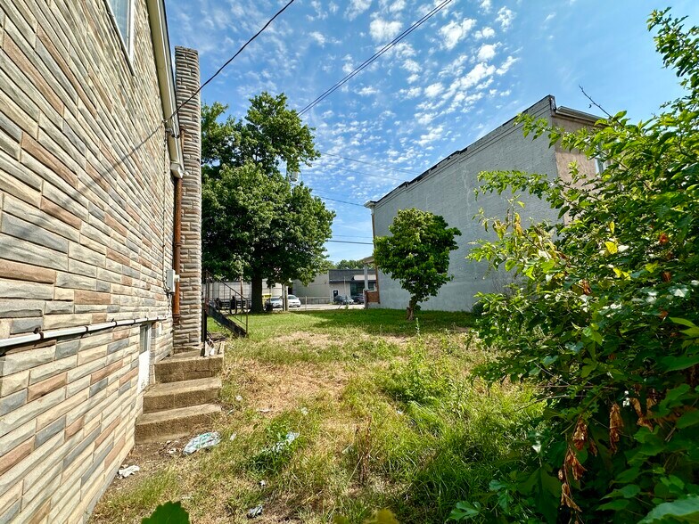 More Photos Of 3301 E Monument St, Baltimore Religious Facility For Sale