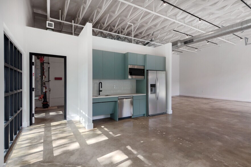 More Photos Of 5602 Clay Ave, Austin Loft Creative Space For Lease