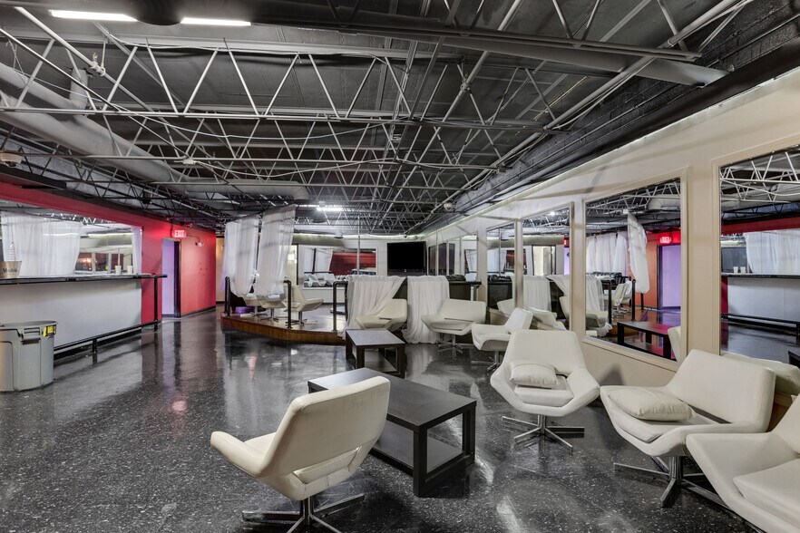 More Photos Of 1959 Metropolitan Pky SW, Atlanta Bowling Alley For Lease