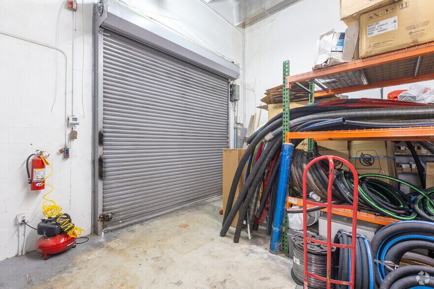 More Photos Of 2205 NW 20th St, Miami Freestanding For Sale