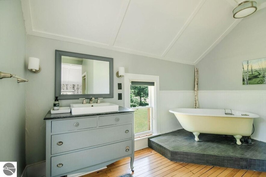 More Photos Of 2287 S Main St, Central Lake Hospitality For Sale