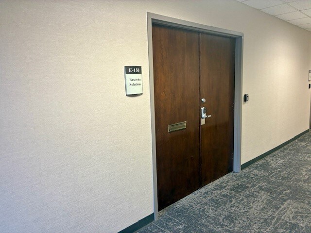 More Photos Of 9111 Cross Park Dr, Knoxville Office For Sale