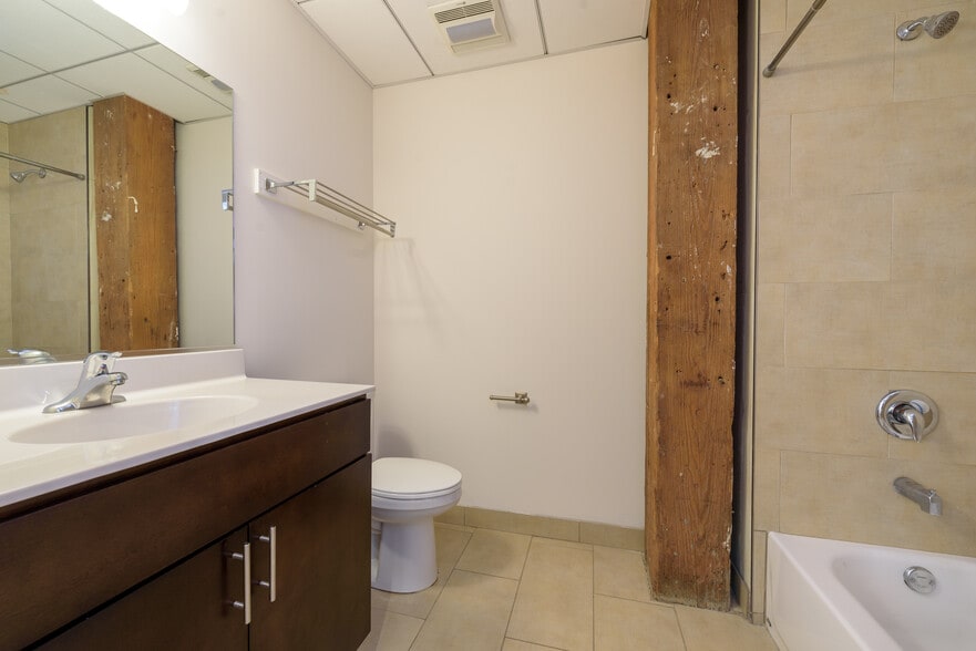 More Photos Of 2100-2114 S Indiana Ave, Chicago Apartments For Sale