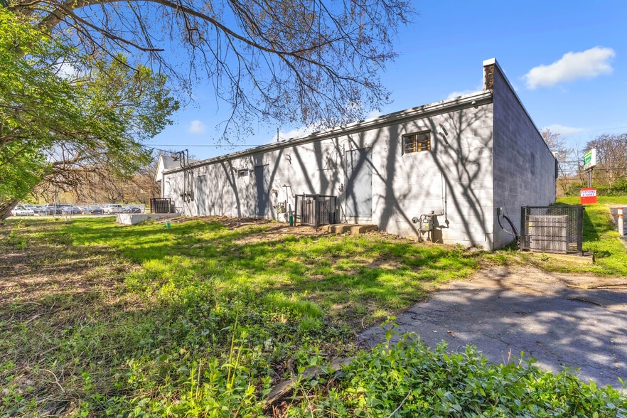 More Photos Of 5701 N Michigan Rd, Indianapolis Freestanding For Sale